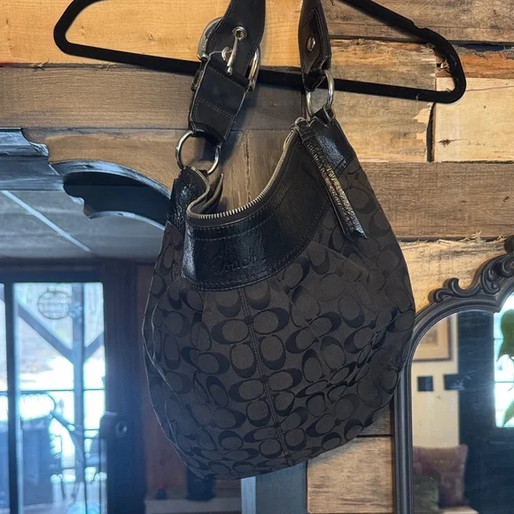 Coach Black Shoulder Bag - Picture 3 of 3